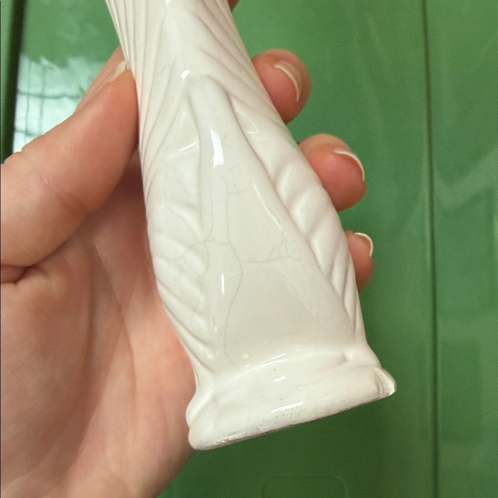 Vintage White Ceramic Swan Vase - Picture 6 of 12